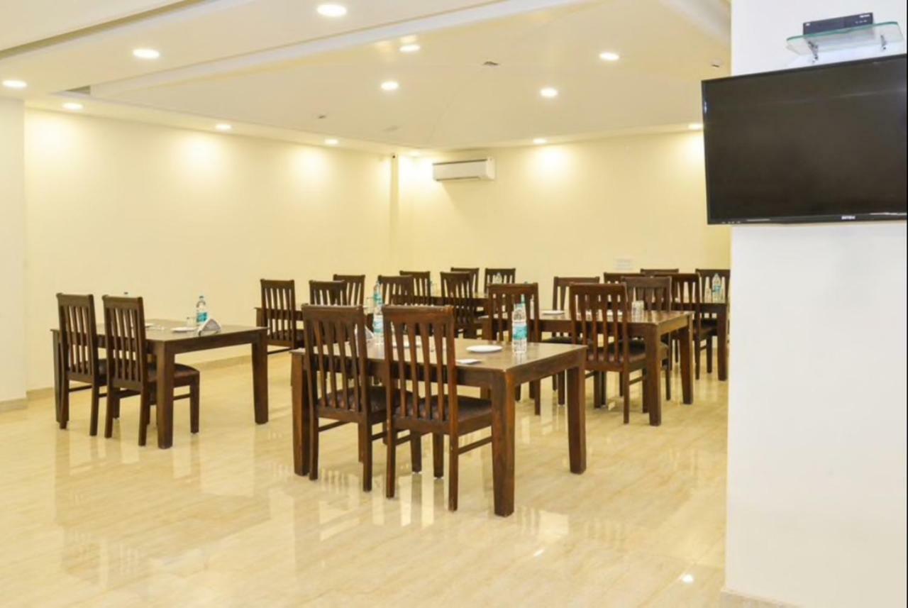 Airport Hotel Daya Capitol Nowe Delhi Zewnętrze zdjęcie