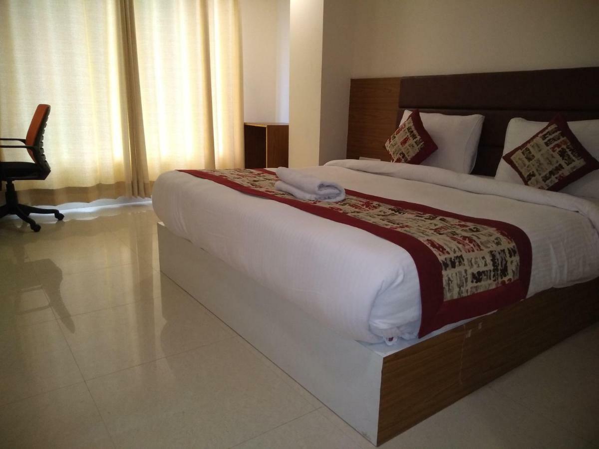Airport Hotel Daya Capitol Nowe Delhi Zewnętrze zdjęcie